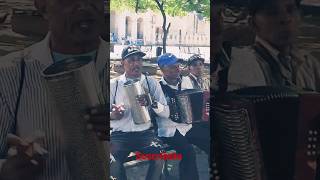 🇩🇴❤️Al ritmo de merengue tipico en el parque Colón 2 merenguetipico musica shorts salsa bac [upl. by Knarf4]