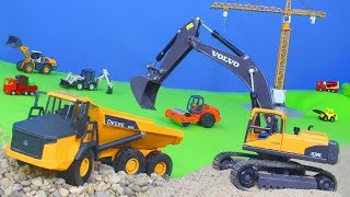 Bagger Lastwagen Spielzeugautos Truck amp Kran Baustelle für Kinder  SIKU Toys Spielwaren deutsch [upl. by Burhans]