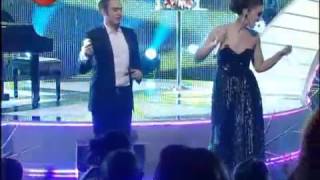 Mustafa Ceceli amp Sıla  Sezen Aksu Parçaları TRT Yılbaşı 2011 [upl. by Joeann]