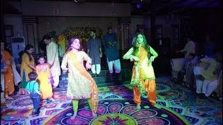 Actress Arisha Razi Dance at her Sister Sarah Razi Mayun Ceremony [upl. by Uriel]