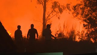 Más de 40 incendios forestales continúan activos en el norte y el centro de Portugal  AFP [upl. by Kisung56]