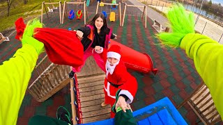 The Grinch is the thief of Christmas Escaping Santa Claus and Girl Christmas Parkour Pov ​⁠ [upl. by Vanni]