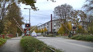 Spoorwegovergang Ottobrunn D  Railroad crossing  Bahnübergang [upl. by Mahan]