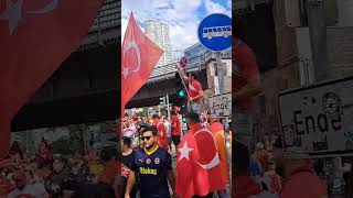 La AFICIÓN de TURQUÍA toma las CALLES ALEMANAS antes del PARTIDO contra PAÍSES BAJOS [upl. by Barker50]