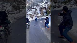 Maire dost cheen tapak damda funny yuotubeshorts video comedyvideo shimla [upl. by Ashwell]