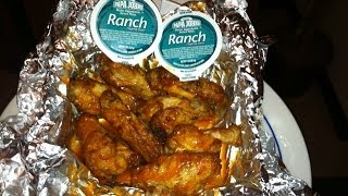 Papa Johns Spicy Buffalo Wings Review [upl. by Jermaine667]