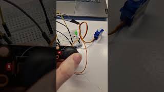 mekatronik v8 servo motor og joystick [upl. by Haskell]