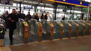 ovchipkaart portjes op Nijmegen Centraal Station [upl. by Faden689]