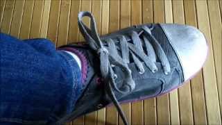 How to Quickly and Easily Learn to Tie Shoes [upl. by Dreher]