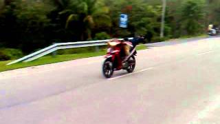 Honda C70 vs y125zr jerteh [upl. by Arramahs]