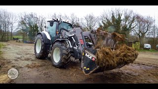 DISTRIBUTION DE LA RATION MATINAL  VALTRA N134 amp MAILLEUX BCDA 210 [upl. by Okier512]