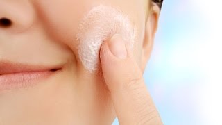 How salicylic acid works in your skincare  The science of your skincare [upl. by Odnomar]