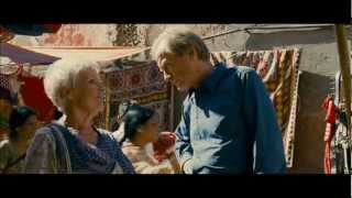 Clip quotVerhandeln am Marktquot  BEST EXOTIC MARIGOLD HOTEL  Deutsch  German [upl. by Jessalin202]