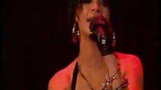 Rihanna  Umbrella  Live [upl. by Dawes]