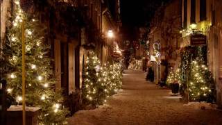 Noël blanc dans le Vieux Québec  Silvy Tousignant photographie [upl. by Pulchia]