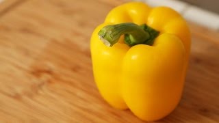 HomeHack The BEST Way To Cut A Bell Pepper [upl. by Olpe398]