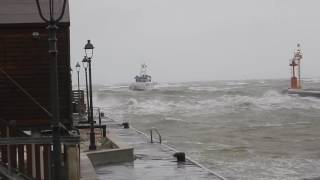 Entrata in porto di un peschereccio a Cesenatico 18042017 [upl. by Garber]