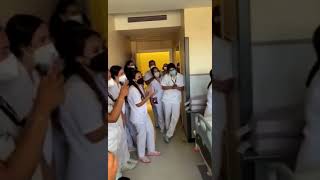 Enfermera de Arahal canta a los pacientes [upl. by Dlanger142]