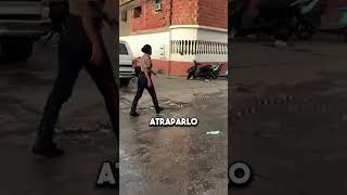 Fue un error que mojaran a la policía con agua😂 [upl. by Nitsruk198]