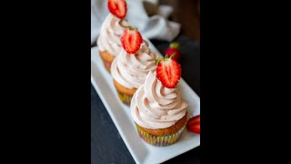 Crema elvetiana cu unt  Swiss Meringue Buttercream [upl. by Gromme]