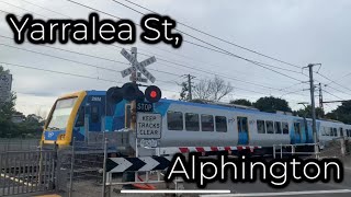 Yarralea St Alphington Level Crossing 27092024 [upl. by Stearn]