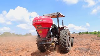 trator MF 275 plantando capim na fazenda Maquiné [upl. by Lasky420]