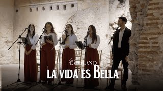 El Coro Laraland cantando La Vida es Bella En Directo [upl. by Naneek]