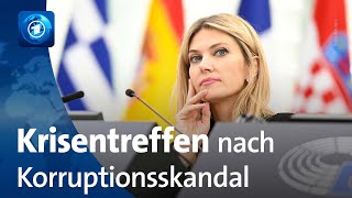 Korruptionsskandal im EUParlament Parlamentspräsidentin Metsola lädt zum Krisentreffen ein [upl. by Katt]