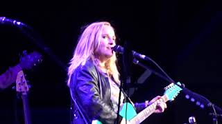 Melissa Etheridge  I Want To Come Over  Margaret Court Arena Melbourne 06042018 [upl. by Raddi]