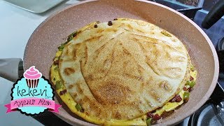 LAVAŞ ARASI EFSANE BİR OMLET 💯 🥘 Sucuk Kaşar ve Biberli Kahvaltılık Kolay Tarifler [upl. by Ennovahc]