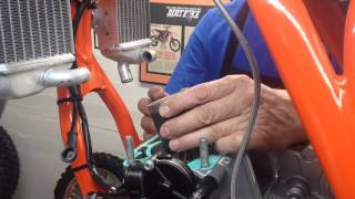 Howto Install a 2 Stroke Cylinder [upl. by Griswold432]