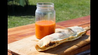 BBQ Vanavond  Pizza calzone met rode poon [upl. by Balas]