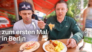 Amerikaner isst zum ersten Mal deutsches Essen in Berlin 🇩🇪 [upl. by Igig]