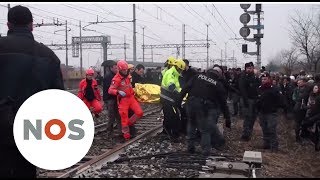 TREINONGELUK Trein ontspoorde in Italië drie doden [upl. by Waneta732]