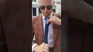 Marius demonstrates how to tie an Elizabetta silk grenadine tie [upl. by Eicyal]