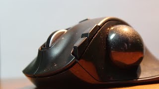 Elecom MXT3DRBK Trackball Review [upl. by Allenotna842]