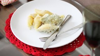 Macarrão Conchiglione recheado com ricota bacon e lascas de amêndoas gratinado com molho branco [upl. by Bodnar]