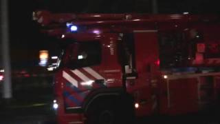 PRIO 1 Hoogwerker Brandweer schiedam Met Spoed Naar Een Afhijzing In Rotterdam [upl. by Bigford]