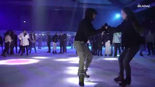 La patinoire Jacques Raynaud  ambiance festive [upl. by Neau]