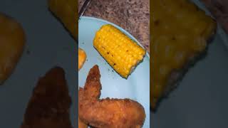 SCALLOPED POTATOES FRIED CHICKEN amp CORN ON A COB food dinner fyp shorts [upl. by Tengler]