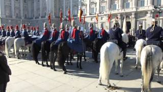 HIMNO DE ESPAÑA interpretado por la Guardia Real [upl. by Bennet]