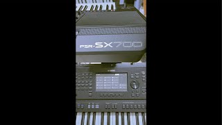 YAMAHA PSRSX700 [upl. by Inaboy844]