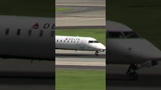 DO THEY NEED MORE PRACTICE DELTA CRJ Arrives Runway 26R at Atlanta [upl. by Nemsaj550]