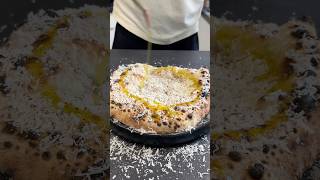 Pizza Cacio e Pepe😍 Das Rezept findest du unten👇🏼 pizza backen fy fyp [upl. by Tani756]