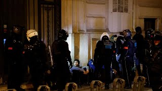 Des incidents contenus à Paris et Marseille 486 interpellations en France • FRANCE 24 [upl. by Korney24]