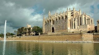 quotPalma de MallorcaquotEin wunderschöner Rundgang um die Kathedrale [upl. by Zolnay]