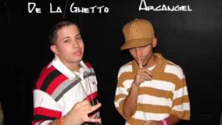 Arcangel y de la Ghetto  Ella me enloquece bailando [upl. by Sissie]