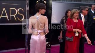 OSCARS ARRIVALANNE HATHAWAY [upl. by Noemys]