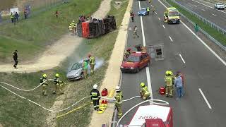 Wypadek masowy na drodze S 11 w Oleśnie ćwiczenia Dojazd służb [upl. by Ailisab]