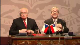 Czech president steals pen during state visit to Chile [upl. by Aihsined]